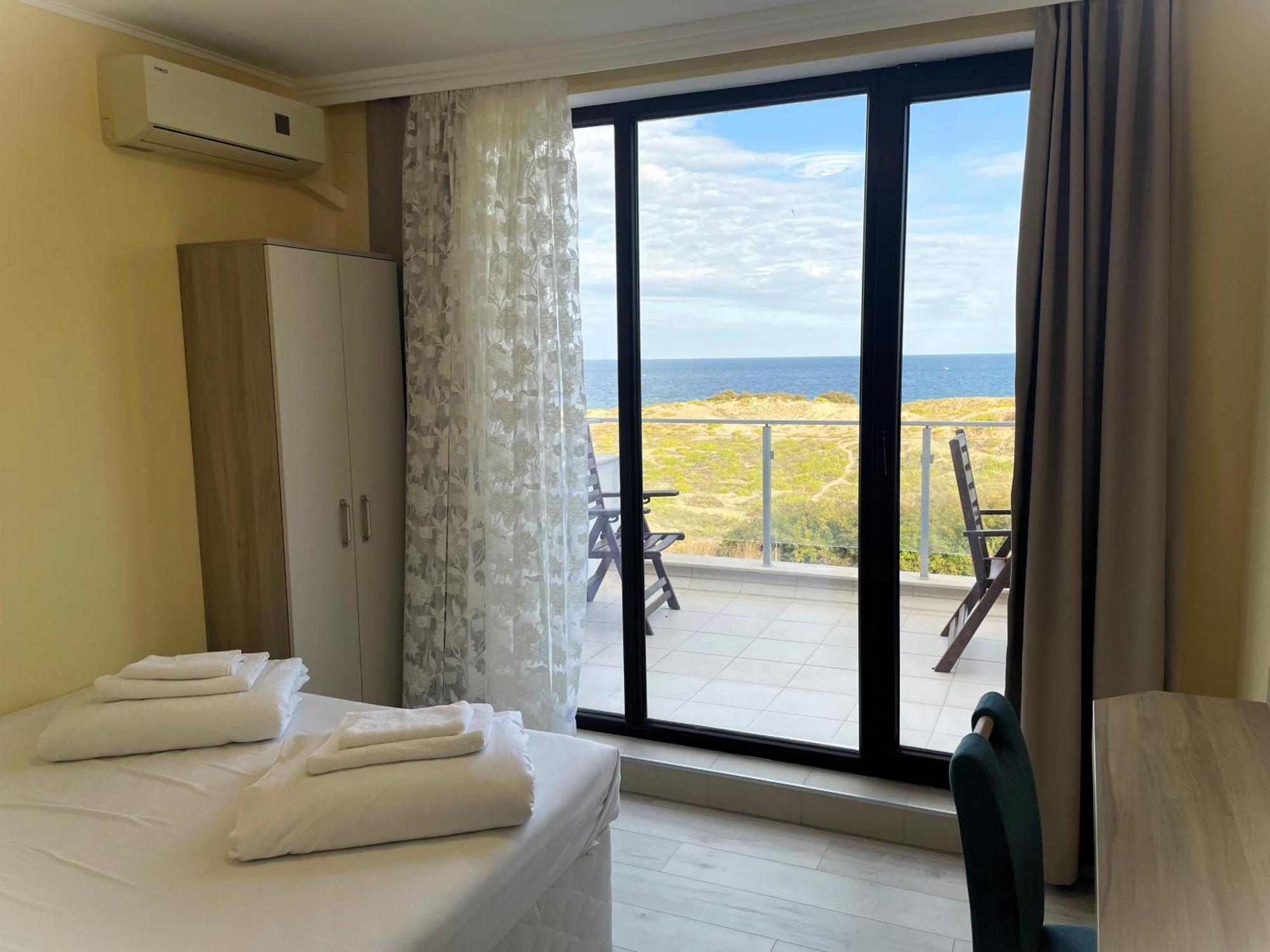 Apart-Hotel Panorama Sea Lux Primorsko Exterior photo