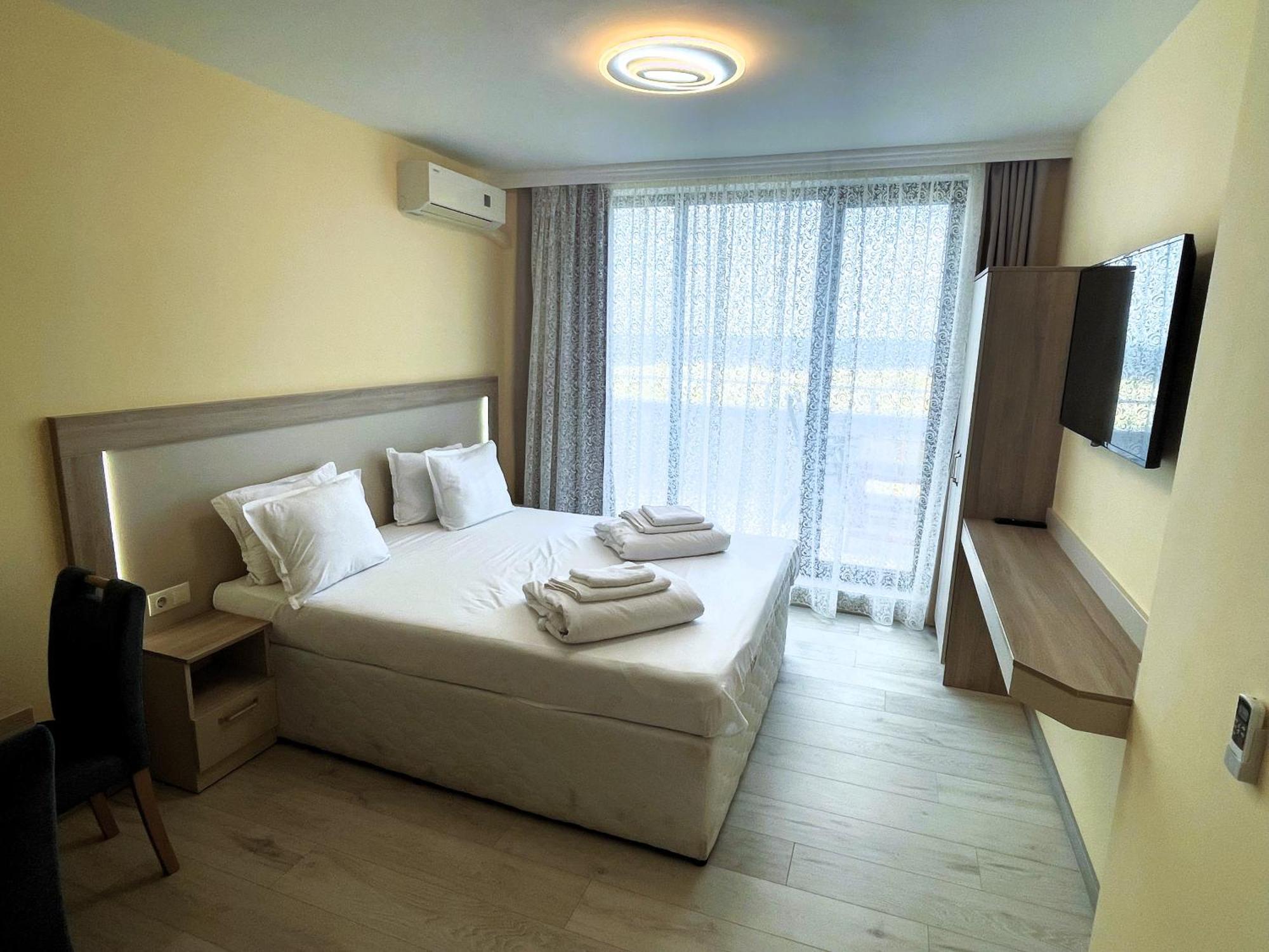 Apart-Hotel Panorama Sea Lux Primorsko Exterior photo