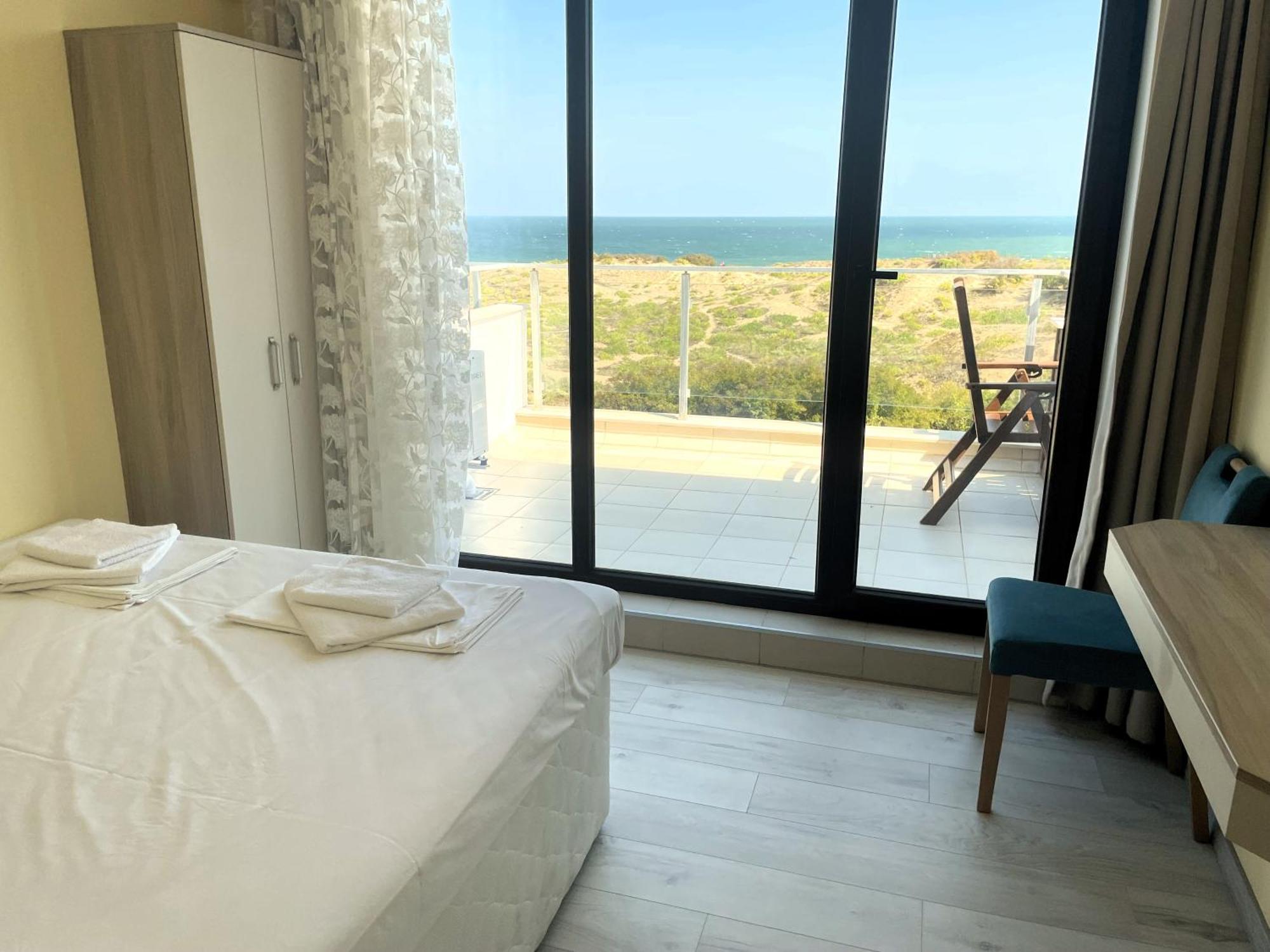 Apart-Hotel Panorama Sea Lux Primorsko Exterior photo