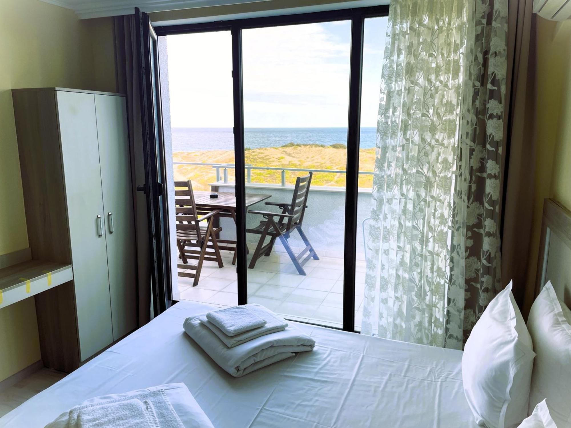 Apart-Hotel Panorama Sea Lux Primorsko Exterior photo