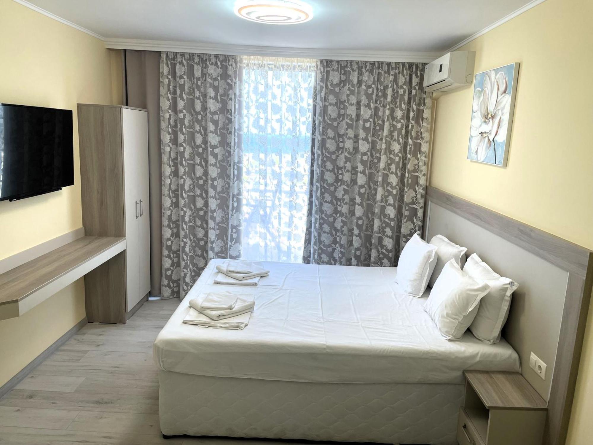 Apart-Hotel Panorama Sea Lux Primorsko Exterior photo