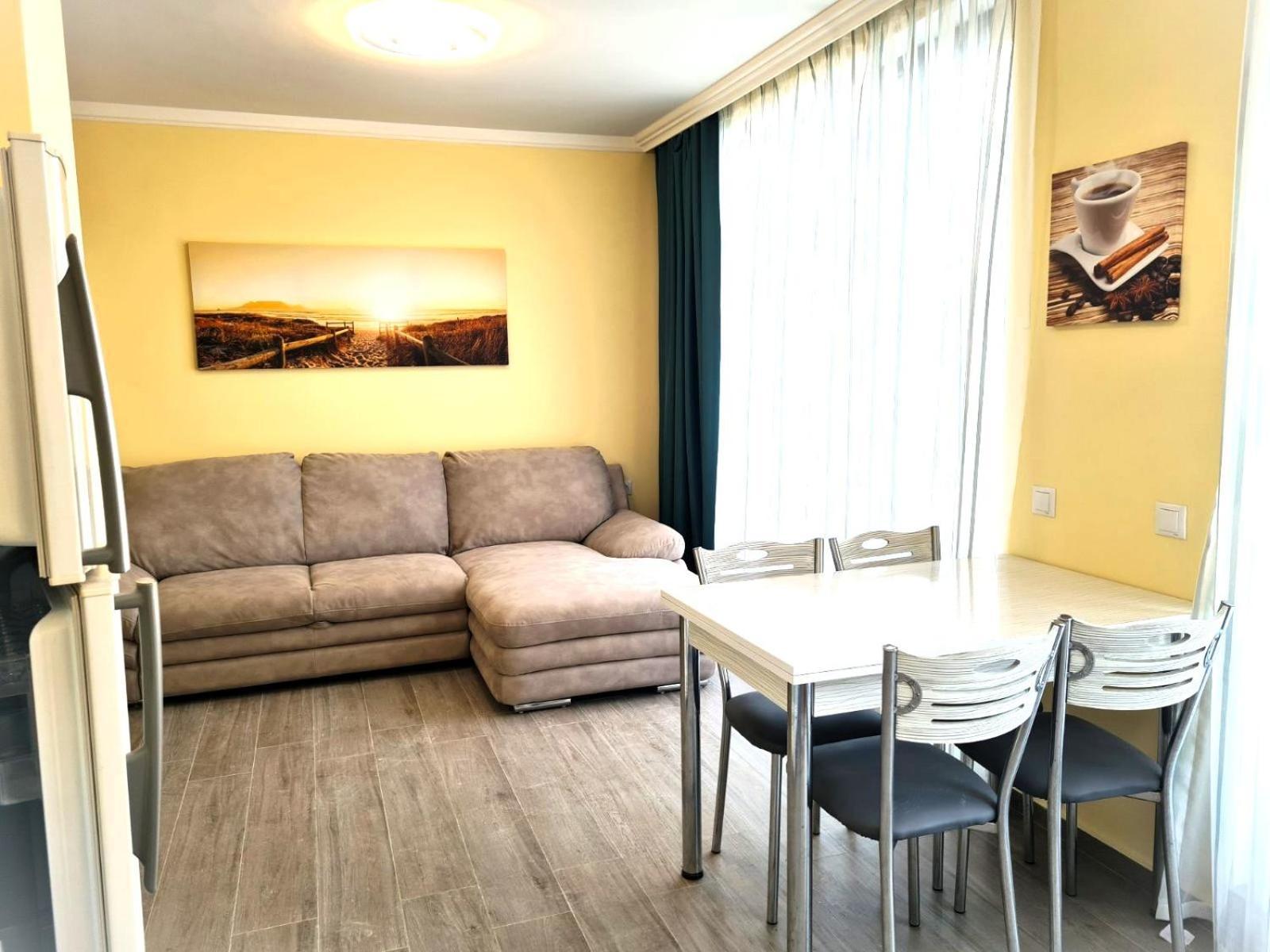 Apart-Hotel Panorama Sea Lux Primorsko Exterior photo
