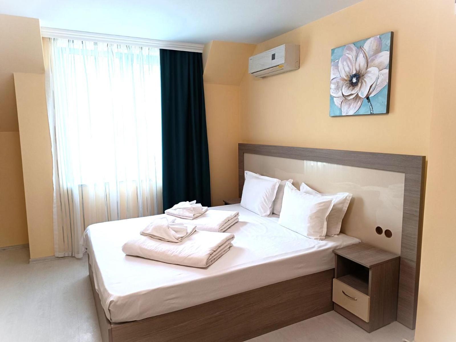 Apart-Hotel Panorama Sea Lux Primorsko Exterior photo