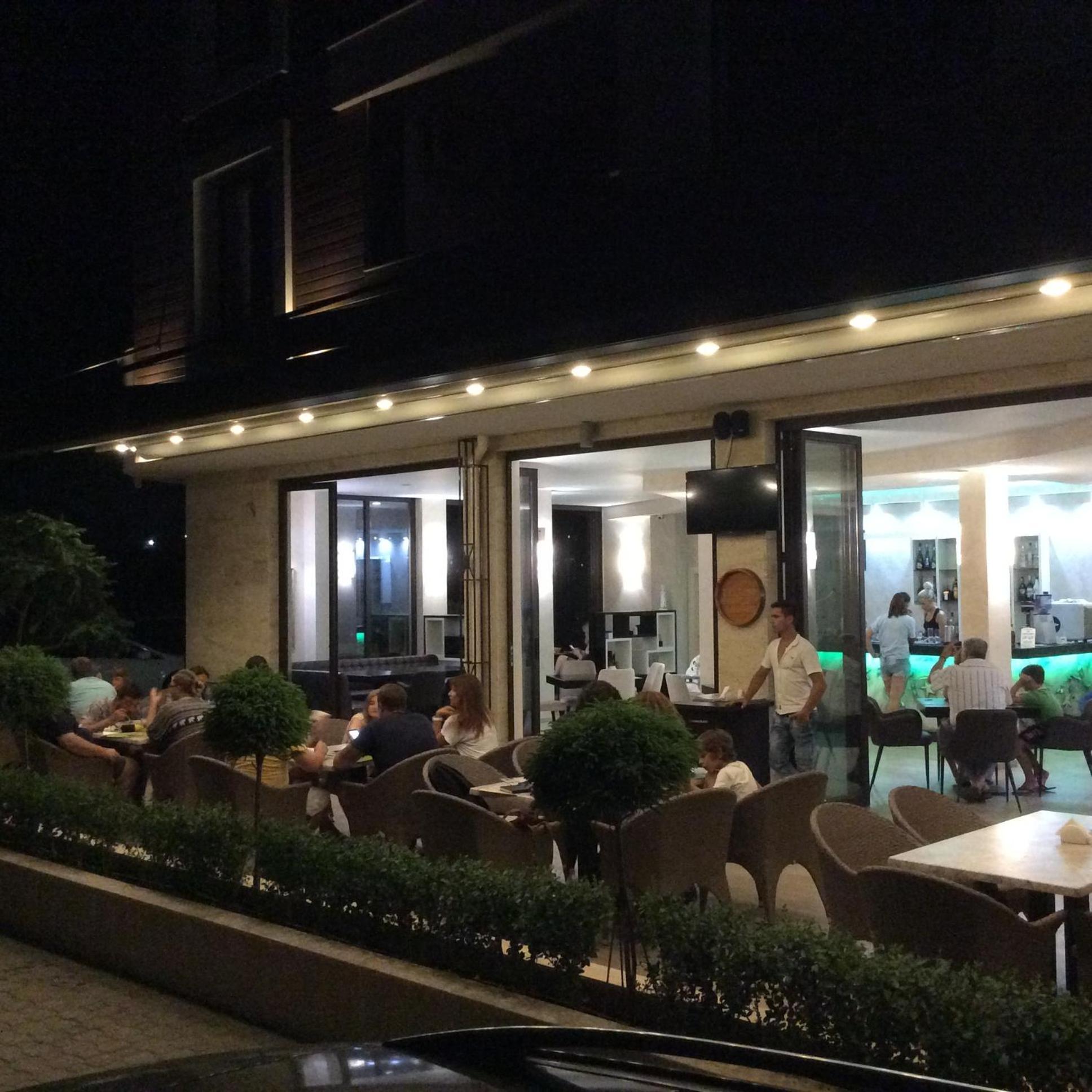 Apart-Hotel Panorama Sea Lux Primorsko Exterior photo